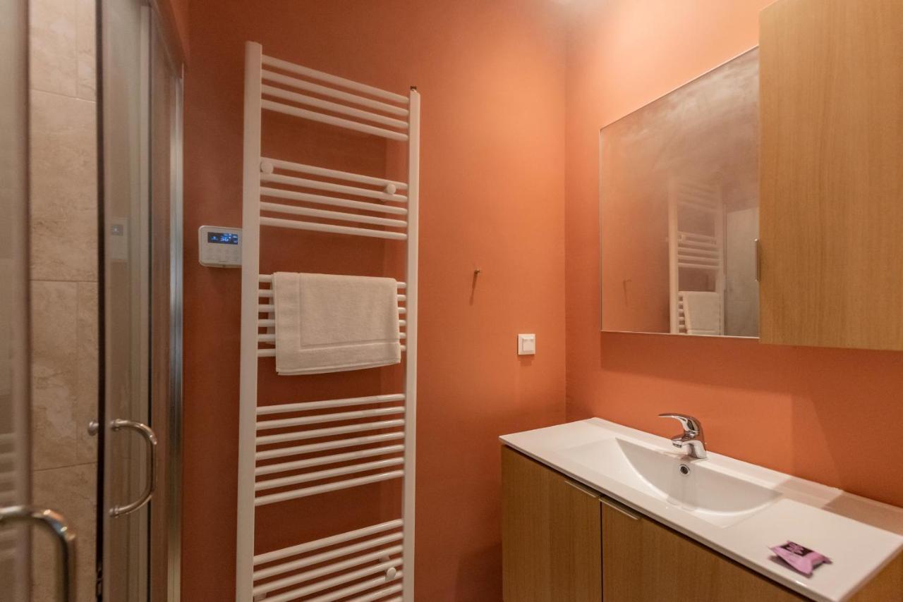Tinas Home - Kalamata Mediterranean Villas מראה חיצוני תמונה