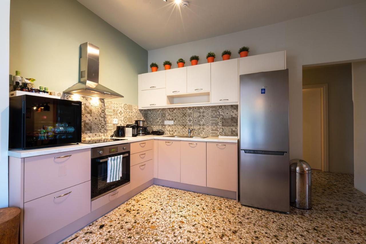 Tinas Home - Kalamata Mediterranean Villas מראה חיצוני תמונה