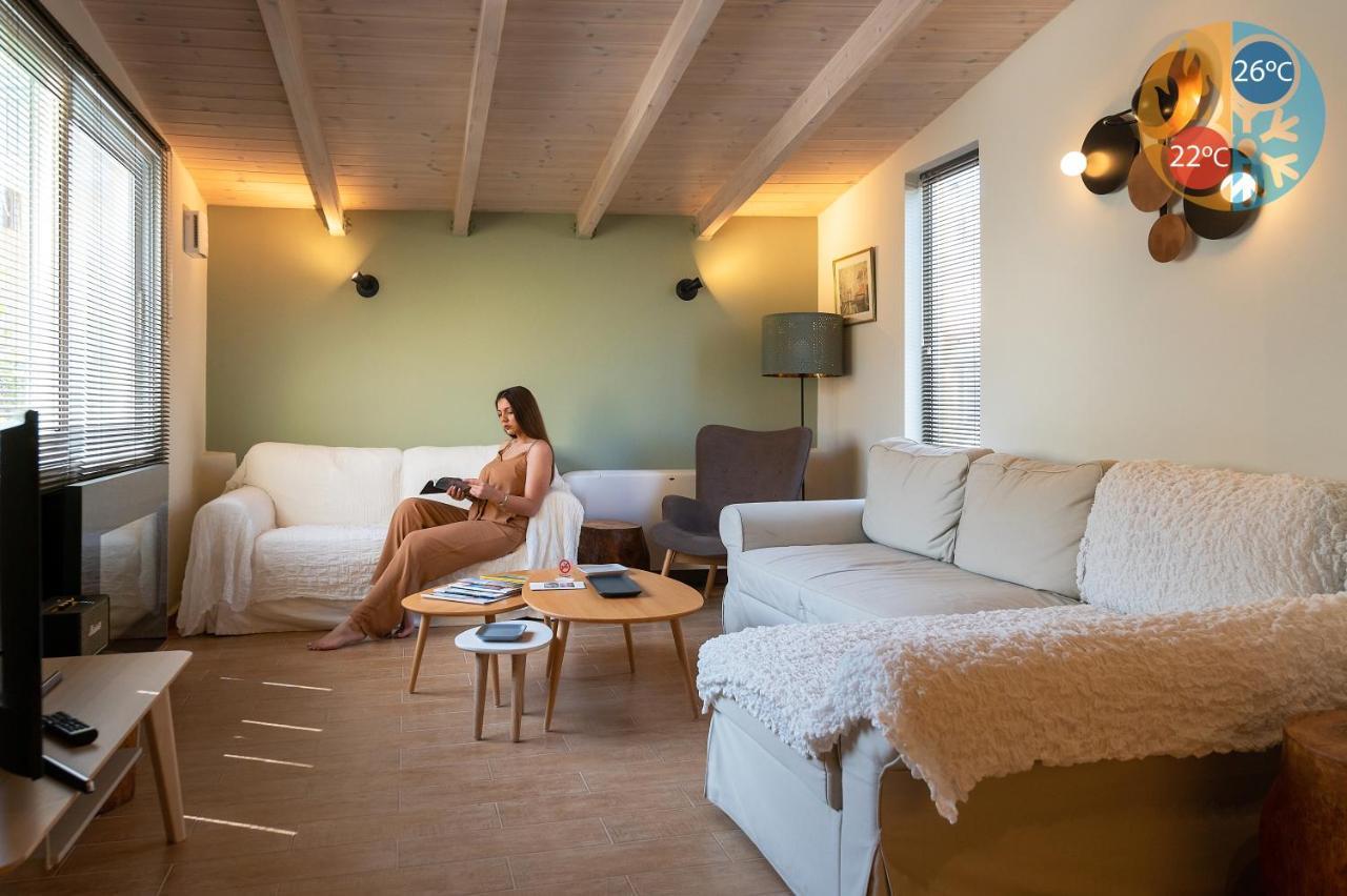Tinas Home - Kalamata Mediterranean Villas מראה חיצוני תמונה